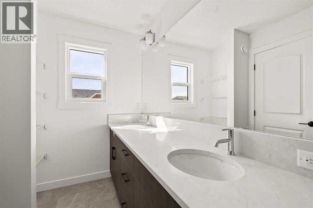 1133 Chinook Gate Bay Sw Property Photo 37