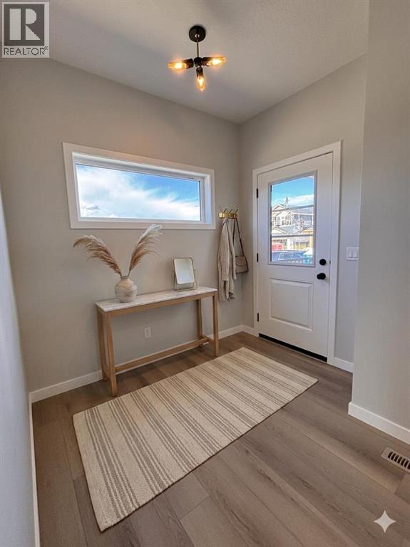 475 Baywater Green Sw Property Photo 2