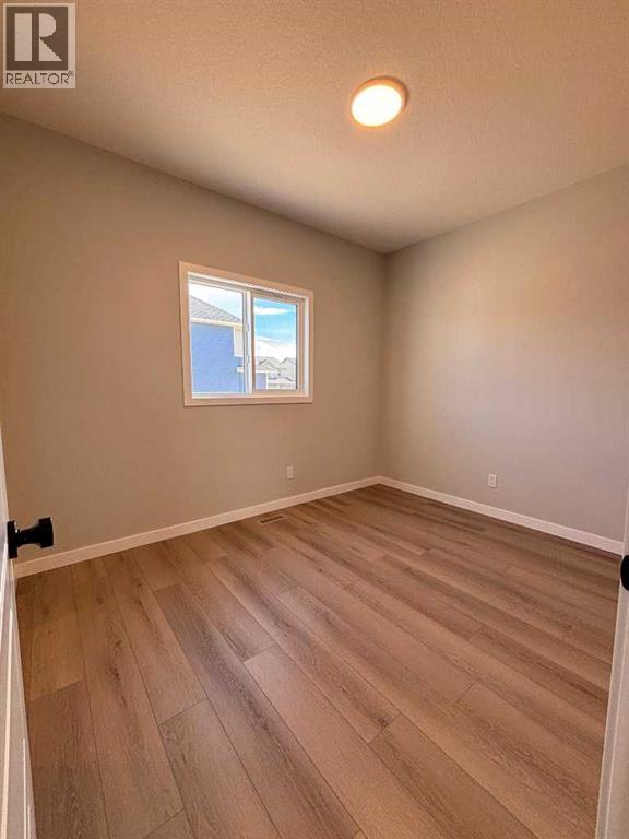 475 Baywater Green Sw Property Photo 3