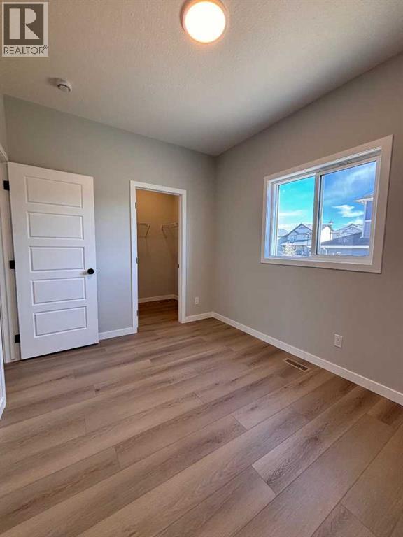 475 Baywater Green Sw Property Photo 5
