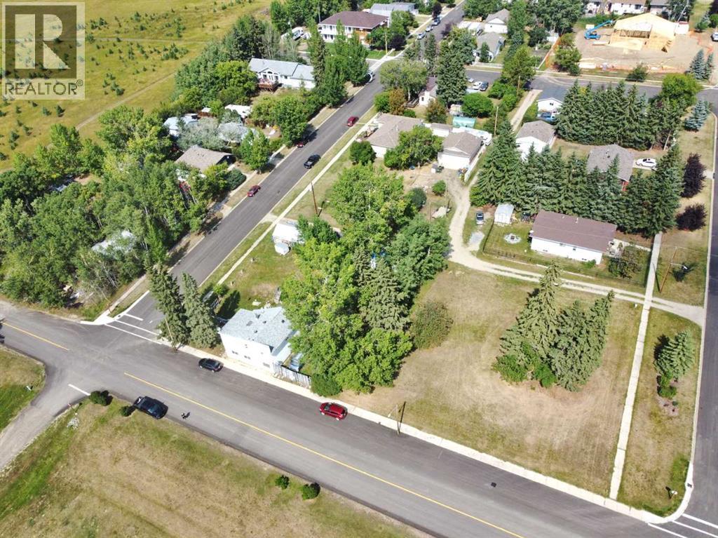 85010 50 Avenue Property Photo 3