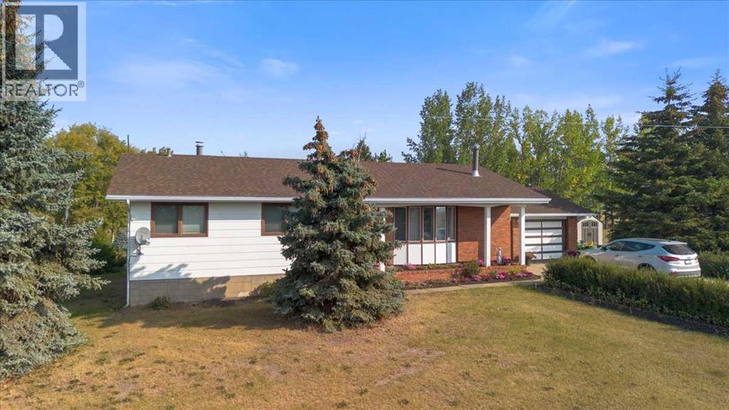 742077 Range Road 64 Property Photo 2