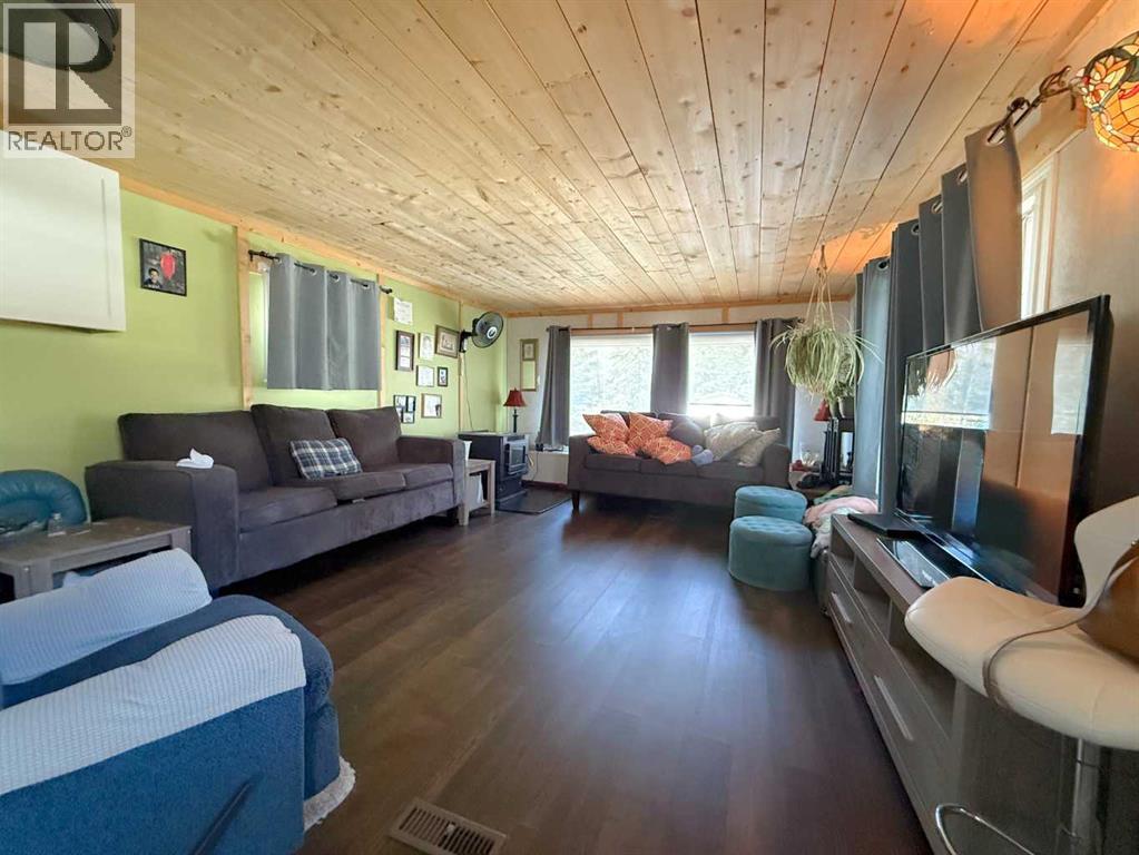 660022 Range Road 225.5 Property Photo 6