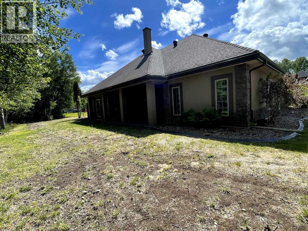 5 Caribou Close Property Photo 2