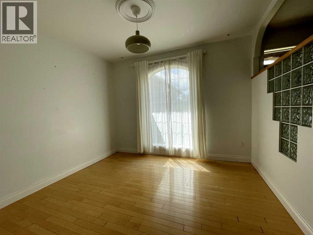 5 Caribou Close Property Photo 8