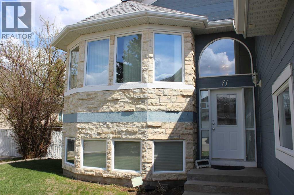 71 Park Place W Property Photo 1