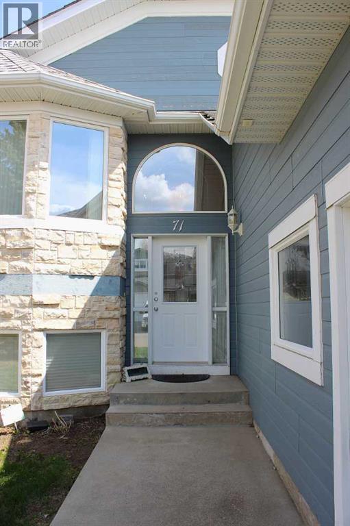 71 Park Place W Property Photo 4