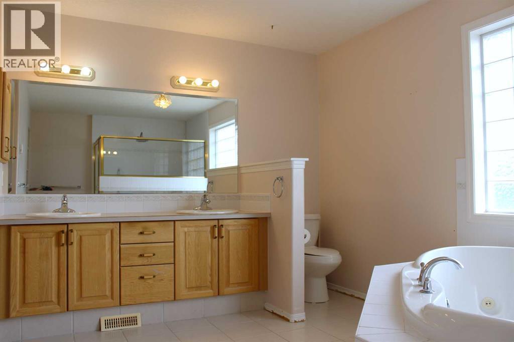71 Park Place W Property Photo 20