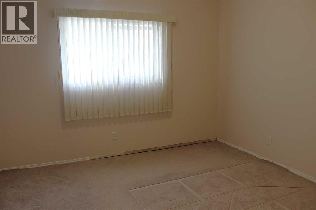71 Park Place W Property Photo 30