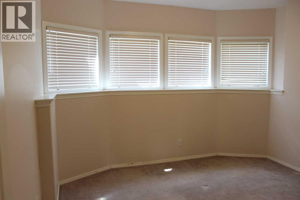 71 Park Place W Property Photo 32