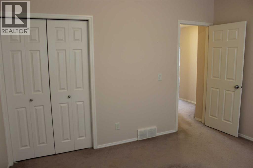71 Park Place W Property Photo 33