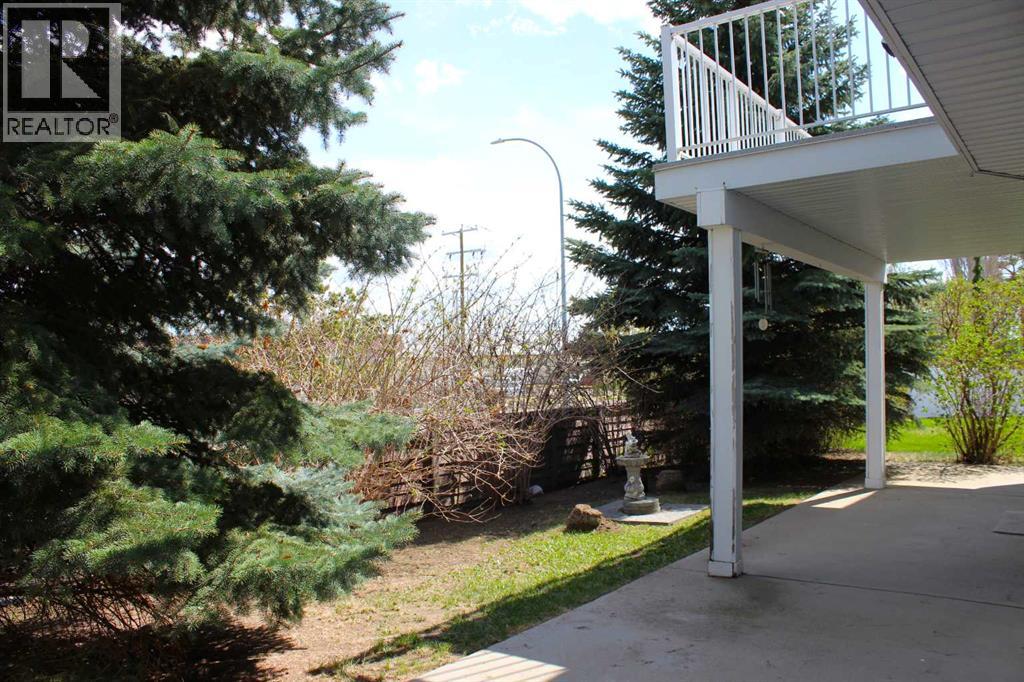 71 Park Place W Property Photo 39
