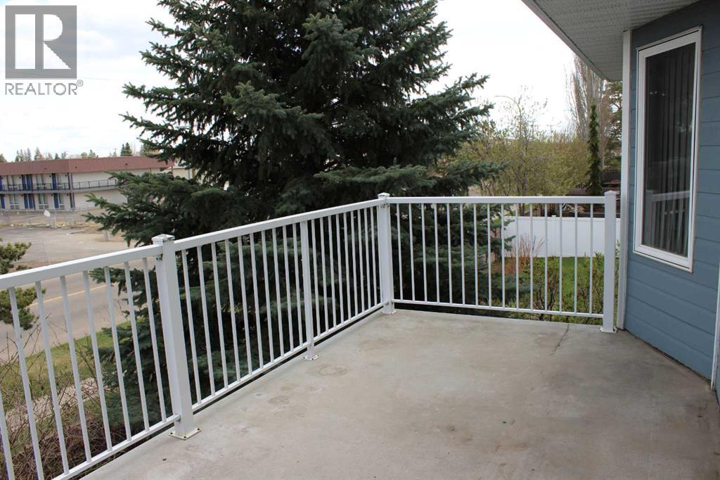 71 Park Place W Property Photo 44