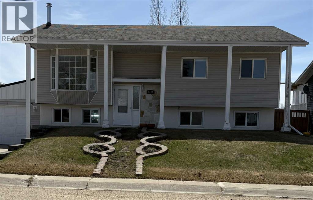 4418 54 Avenue Property Photo 1