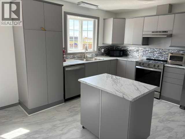 4418 54 Avenue Property Photo 3