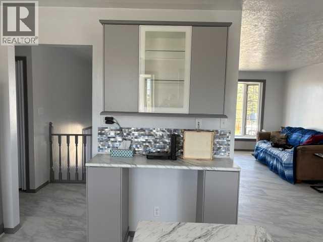 4418 54 Avenue Property Photo 5