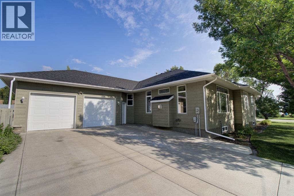 224 52 Avenue W Property Photo 3