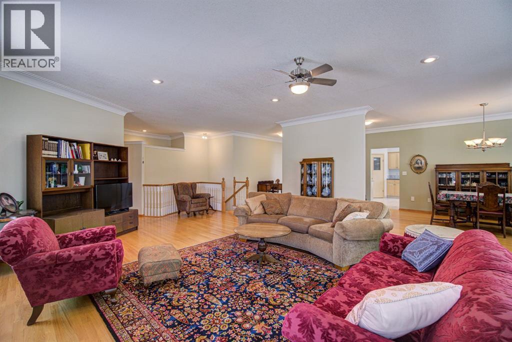 224 52 Avenue W Property Photo 16
