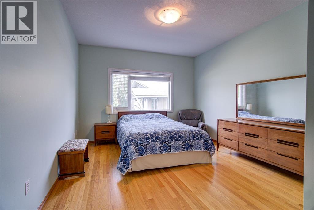224 52 Avenue W Property Photo 24
