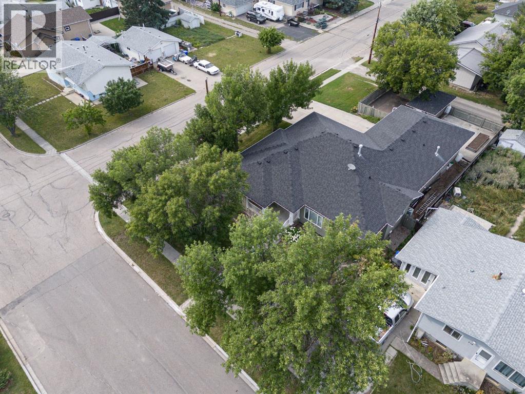 224 52 Avenue W Property Photo 46