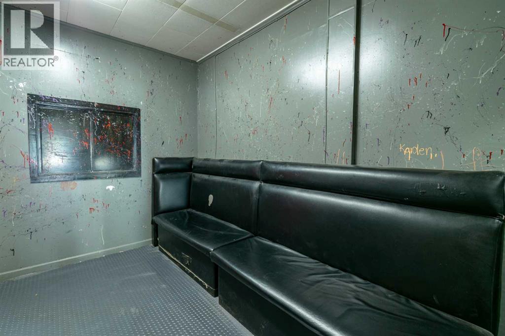 5007 50 Avenue Property Photo 17