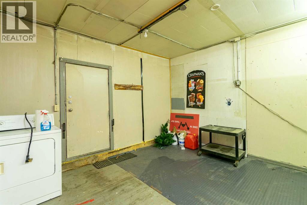 5007 50 Avenue Property Photo 18