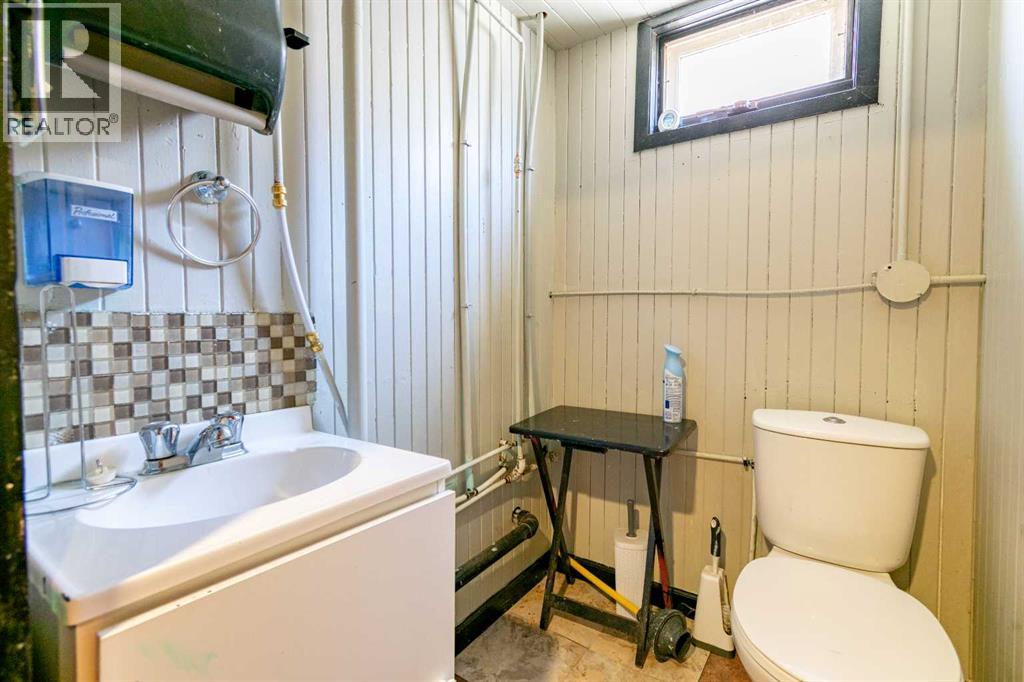 5007 50 Avenue Property Photo 20