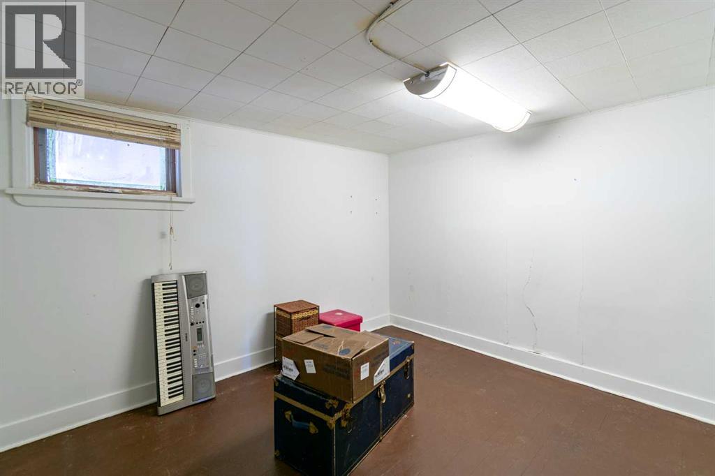 5007 50 Avenue Property Photo 35