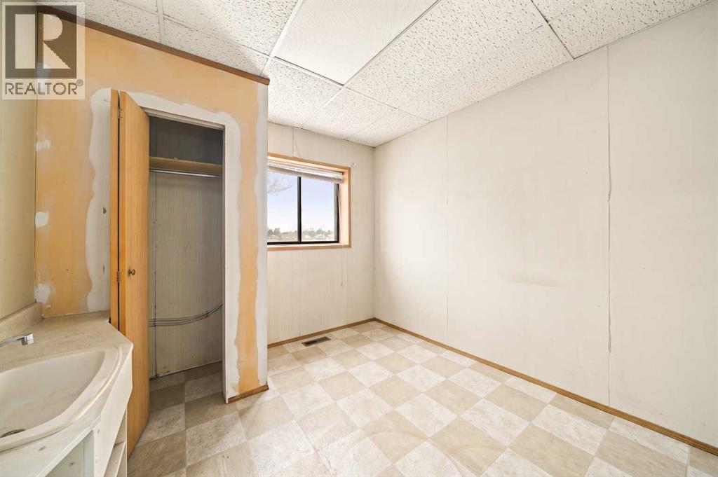 1020 Laut Avenue Property Photo 15