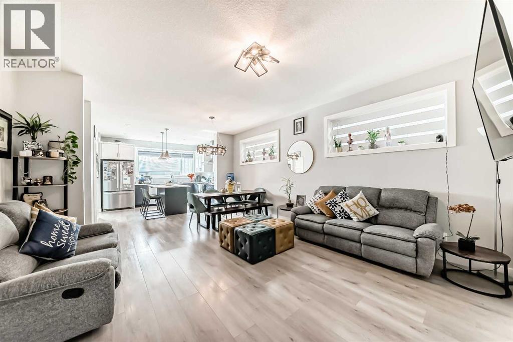 15053 37 Street Sw Property Photo 3