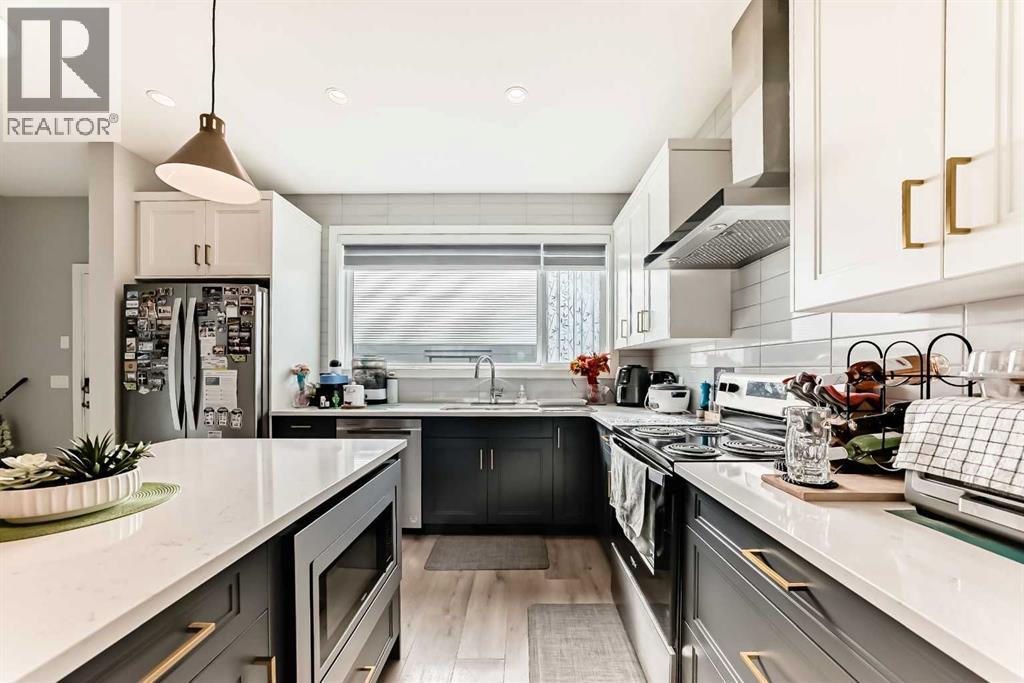 15053 37 Street Sw Property Photo 7