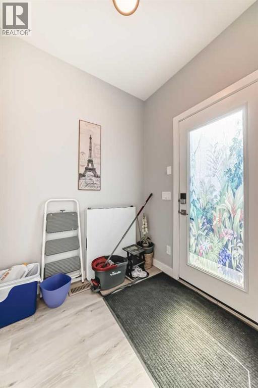 15053 37 Street Sw Property Photo 11