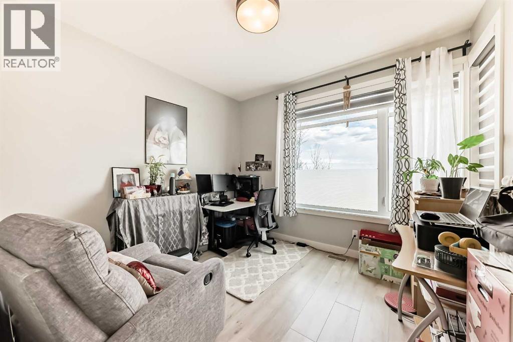15053 37 Street Sw Property Photo 14