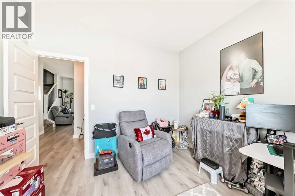15053 37 Street Sw Property Photo 15