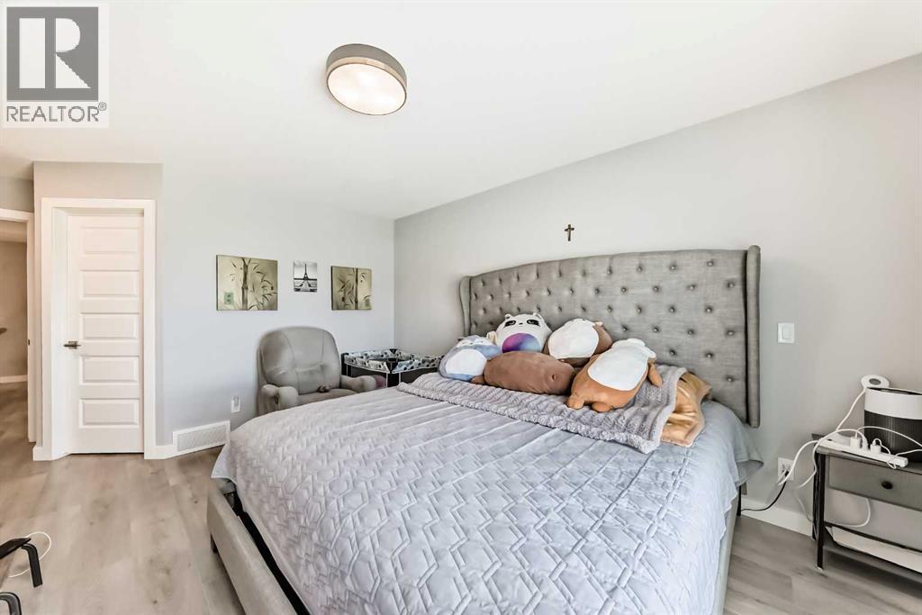 15053 37 Street Sw Property Photo 18