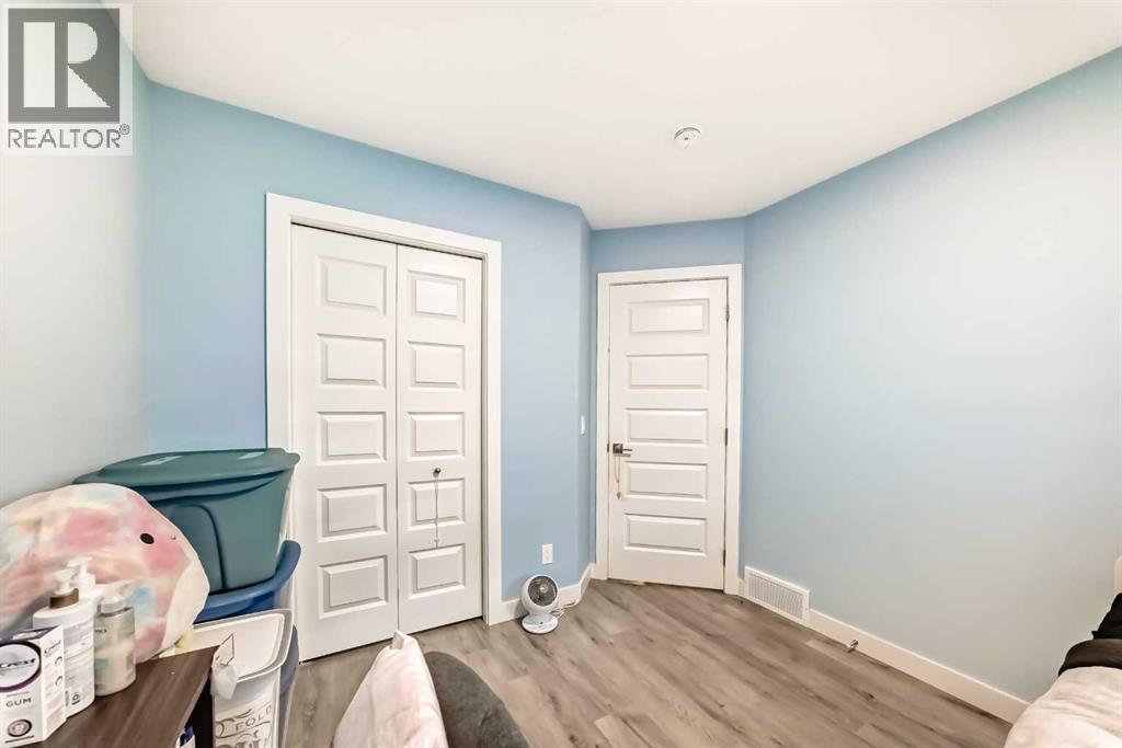 15053 37 Street Sw Property Photo 28