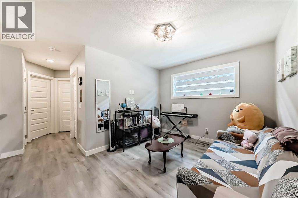 15053 37 Street Sw Property Photo 32