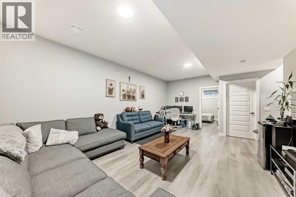 15053 37 Street Sw Property Photo 34