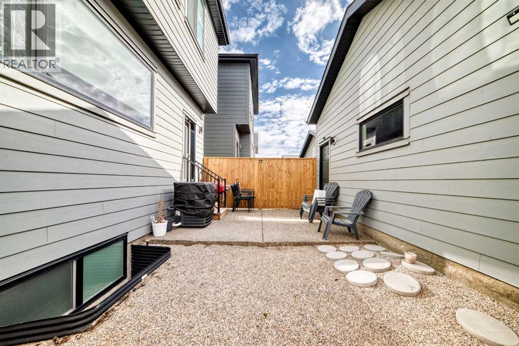 15053 37 Street Sw Property Photo 45