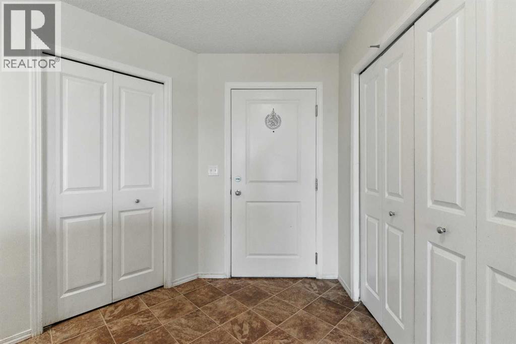 15 Saddlestone Way Northeast Property Photo 3