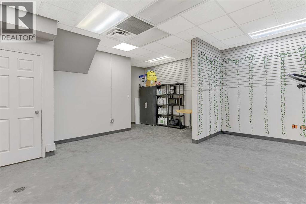 9802 97 Avenue Property Photo 11