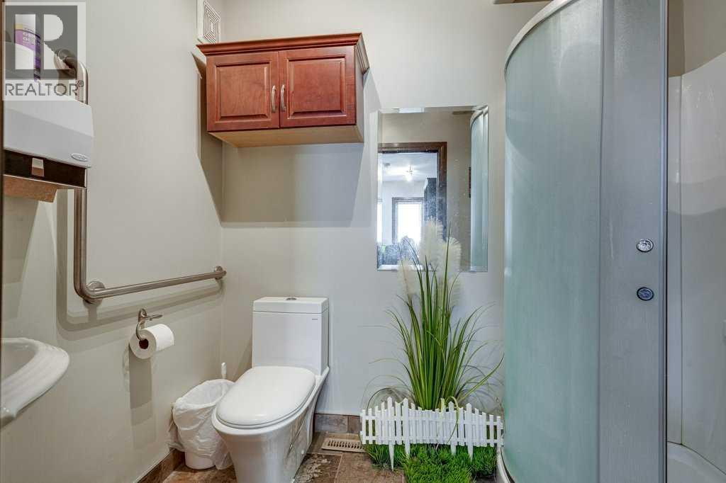 4606 48 Avenue Property Photo 16