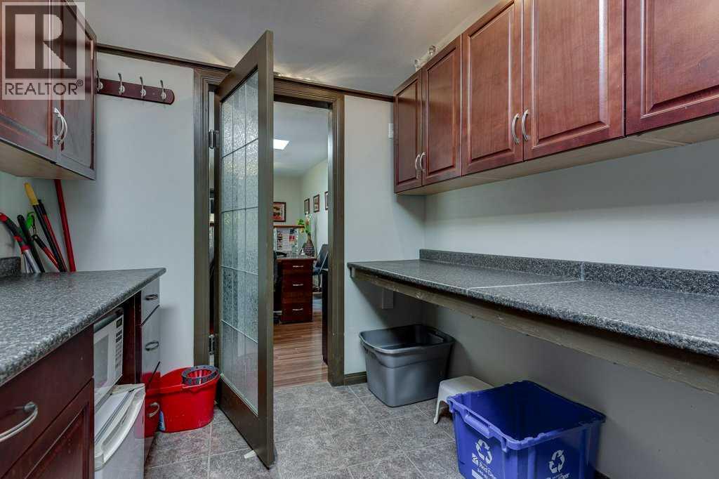 4606 48 Avenue Property Photo 24