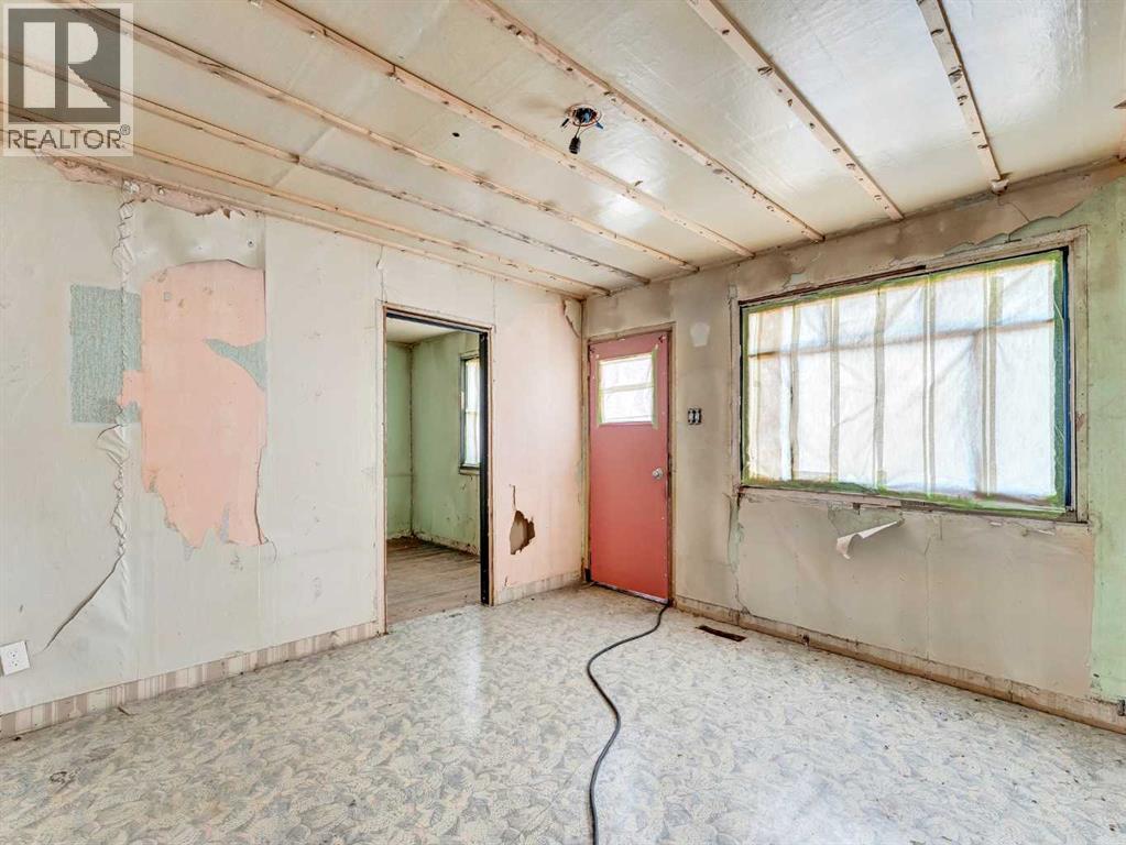 640 Pottery Street Se Property Photo 9
