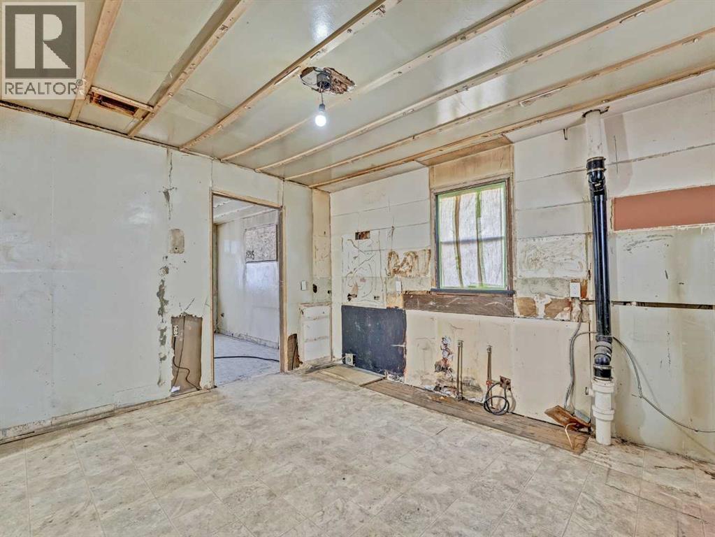 640 Pottery Street Se Property Photo 13