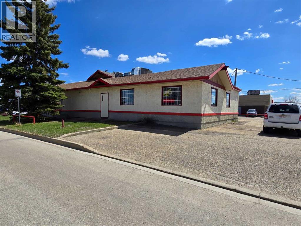 6712 50 Avenue Property Photo 10