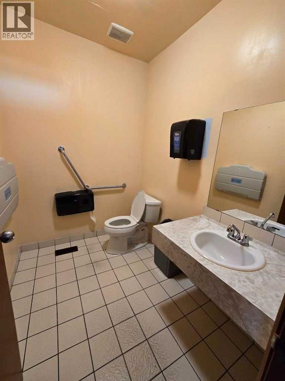 6712 50 Avenue Property Photo 17