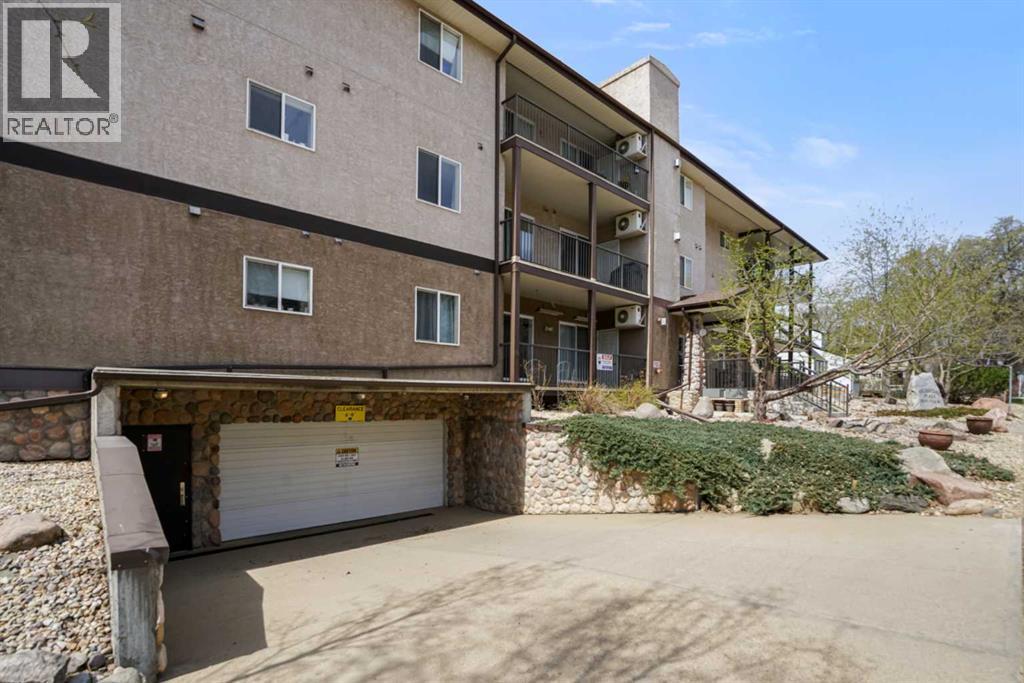 4834 52a Street Property Photo 2