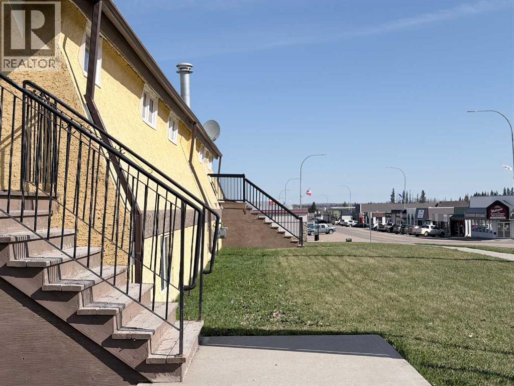 4706 50 Street Property Photo 2