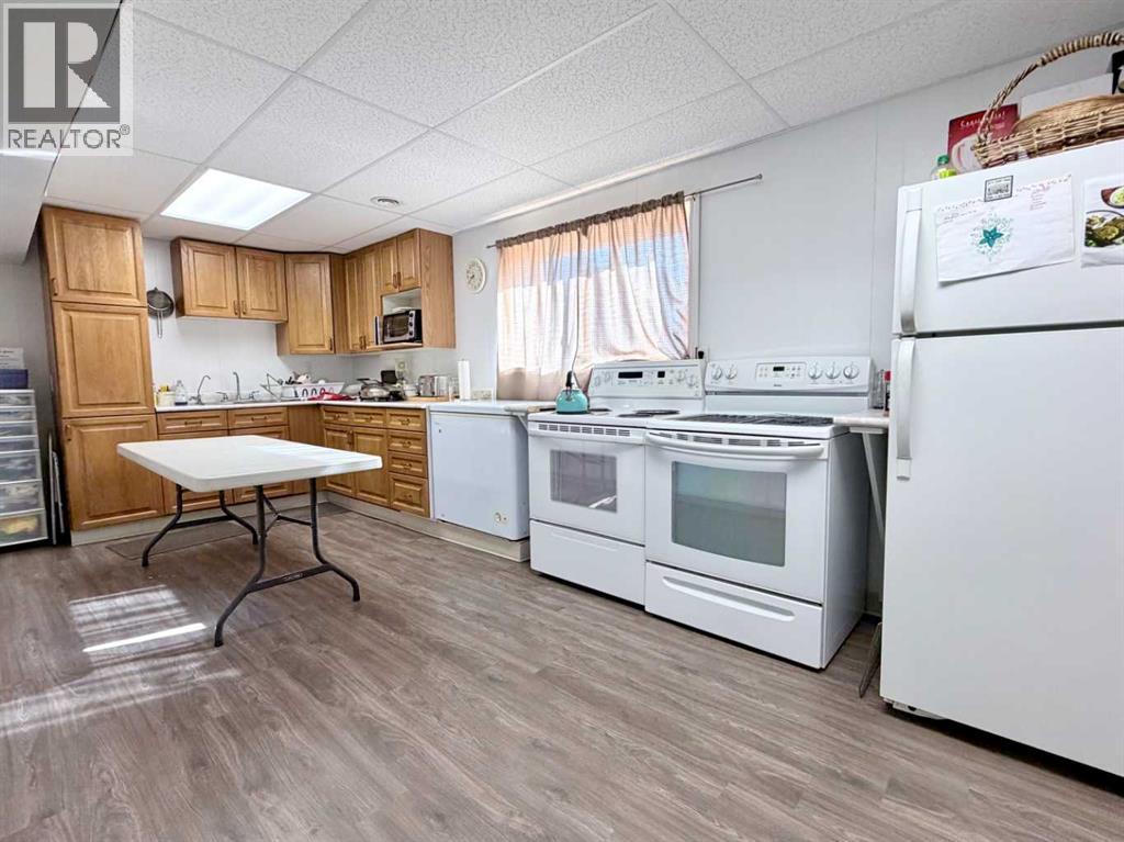 4706 50 Street Property Photo 3